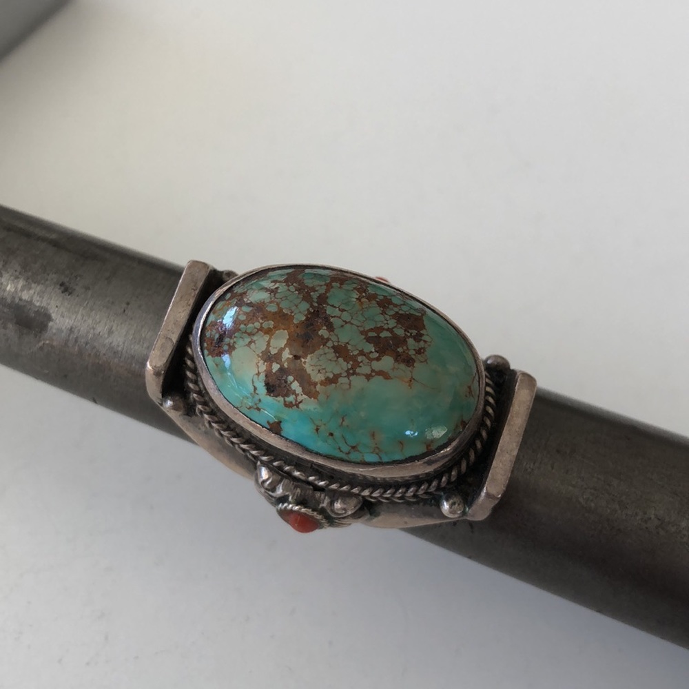 Vintage silver and turquoise oval and coral ring - Picture 8 of 16
